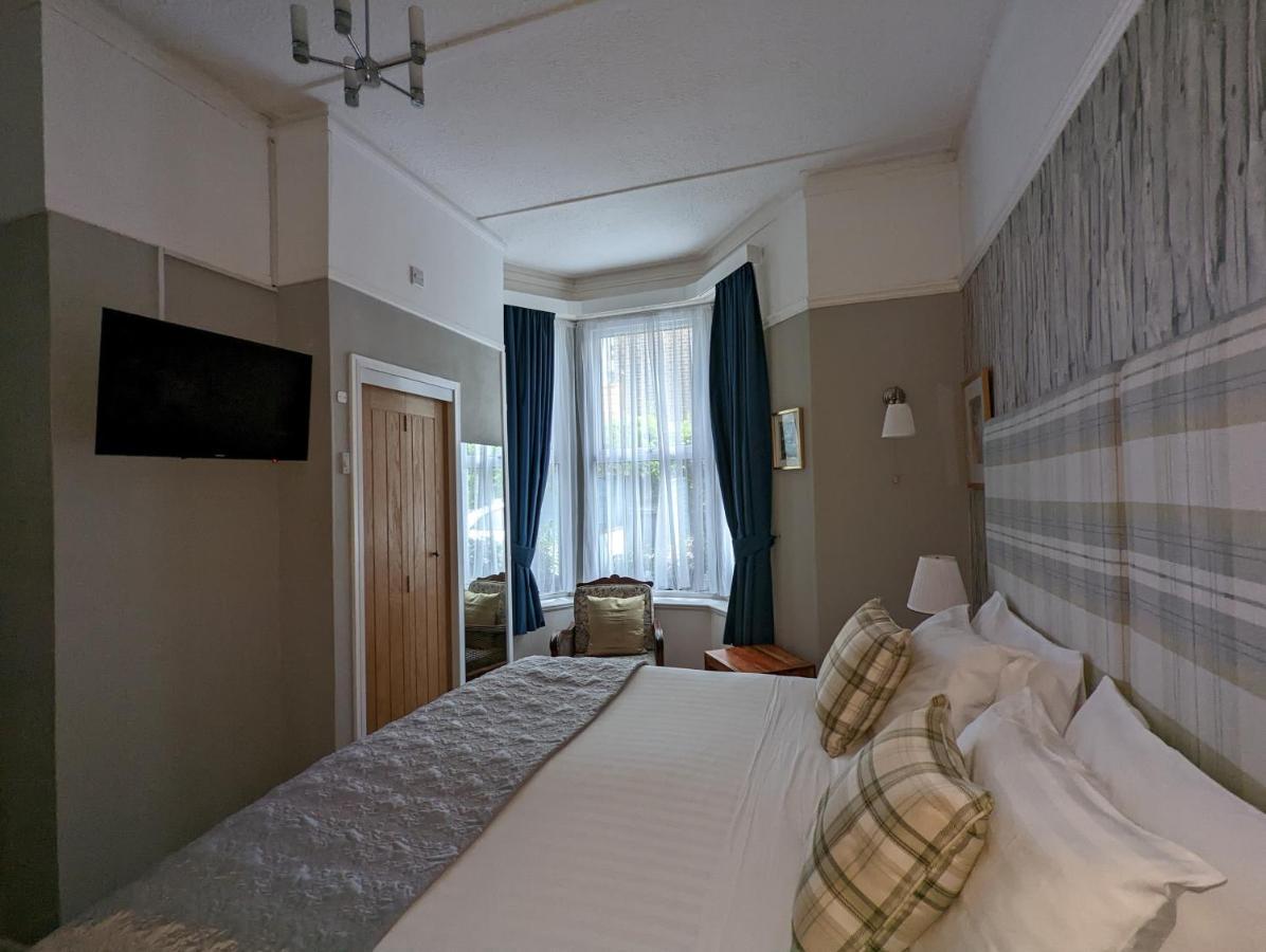 Redlands Hotel Бриксам Екстериор снимка