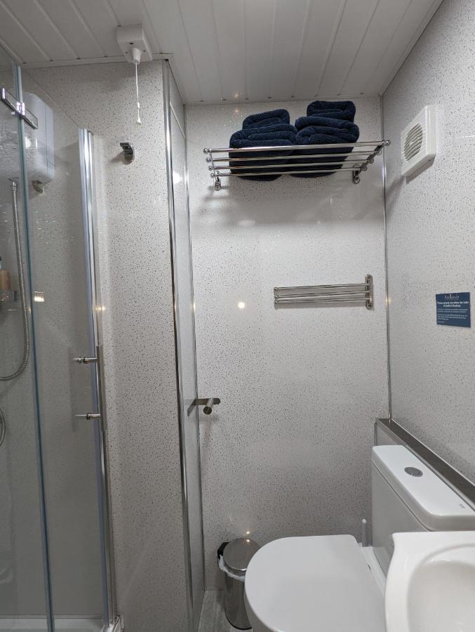 Redlands Hotel Бриксам Екстериор снимка
