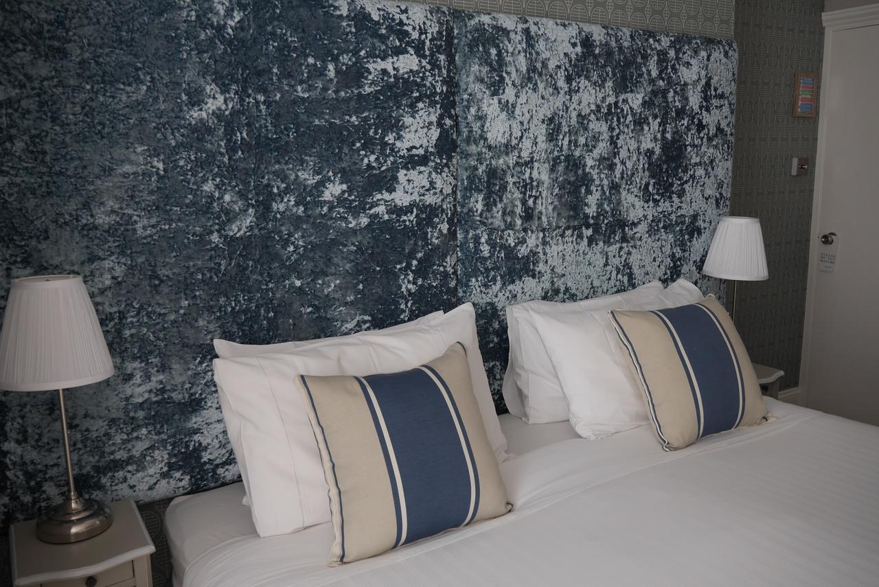 Redlands Hotel Бриксам Екстериор снимка