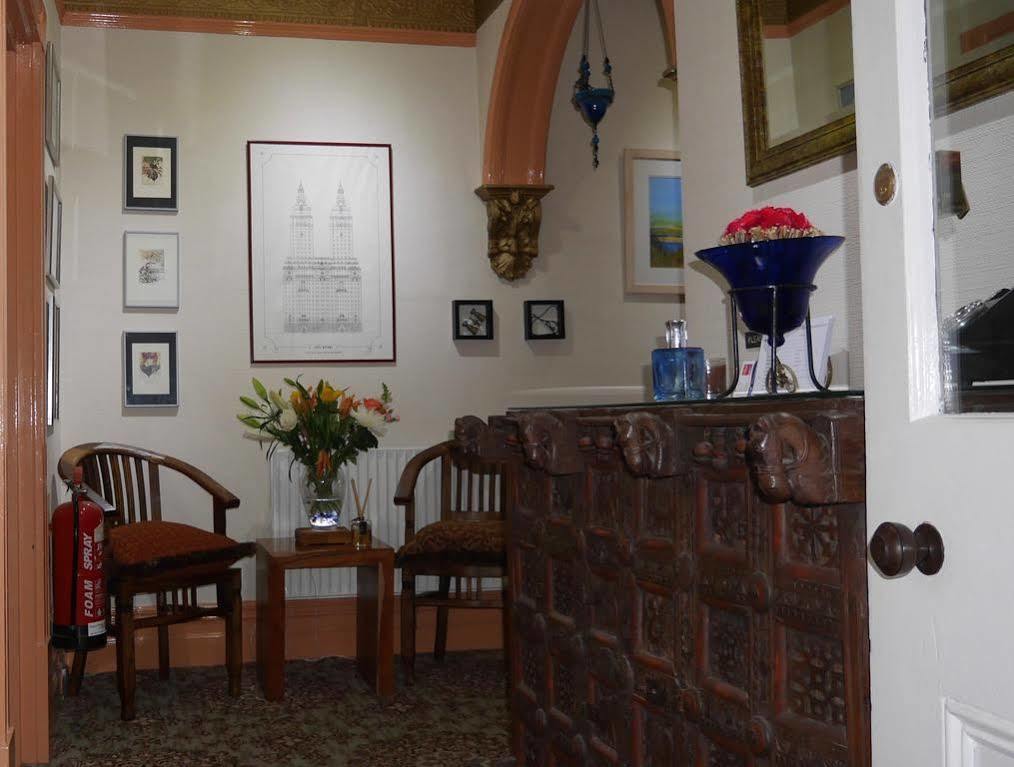 Redlands Hotel Бриксам Екстериор снимка